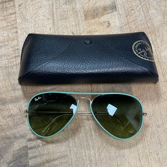 RayBan Aviator Sunglasses 🕶️💚🍀 - Picture 1 of 2